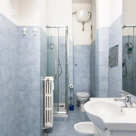 House In The Shopping Street At Trastevere Station Apartment