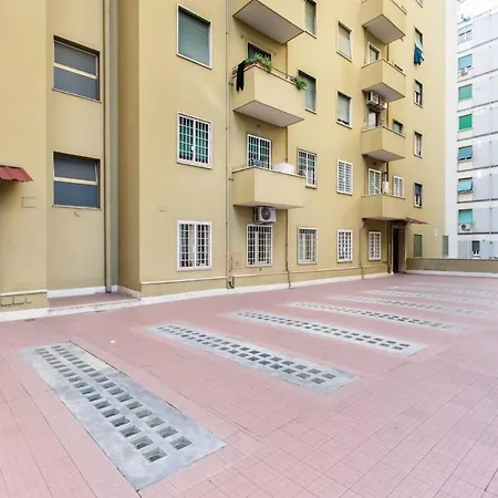 House In The Shopping Street At Trastevere Station Apartment *