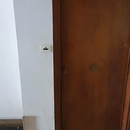 House In The Shopping Street At Trastevere Station Apartment *
